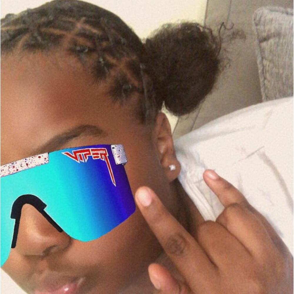Meet your Posher, Zaniya